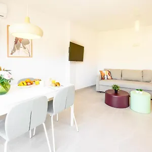  Apartment 2 Bedroom, New, 1 Min To The Beach, City Center- Picasso By 10tosea